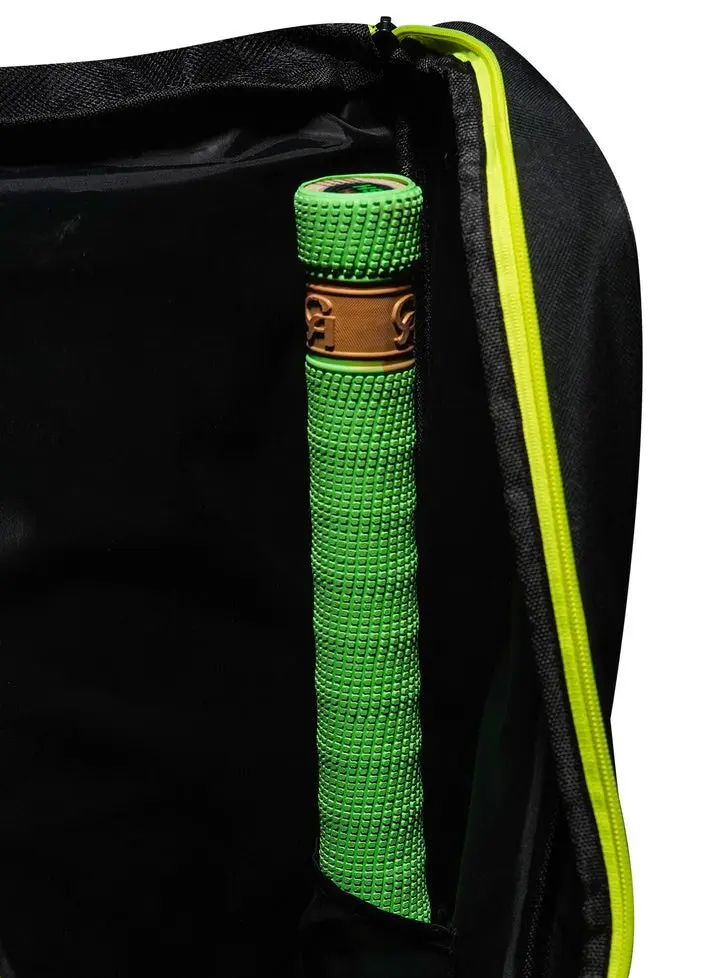 DUFFLE-WHEELIE-BAG-9_720x_8a128b89-0d03-4b6d-80e9-7db461366f9f.webp