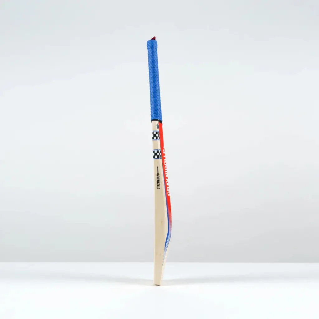 CAHA25English_20Willow_20Bats_20Stratos_20Gen_201.0_20Pro_20Performance_20Bat_20Left_20Edge_feacbe14-b8fe-49ae-aeee-b2f41ea7ee54.webp